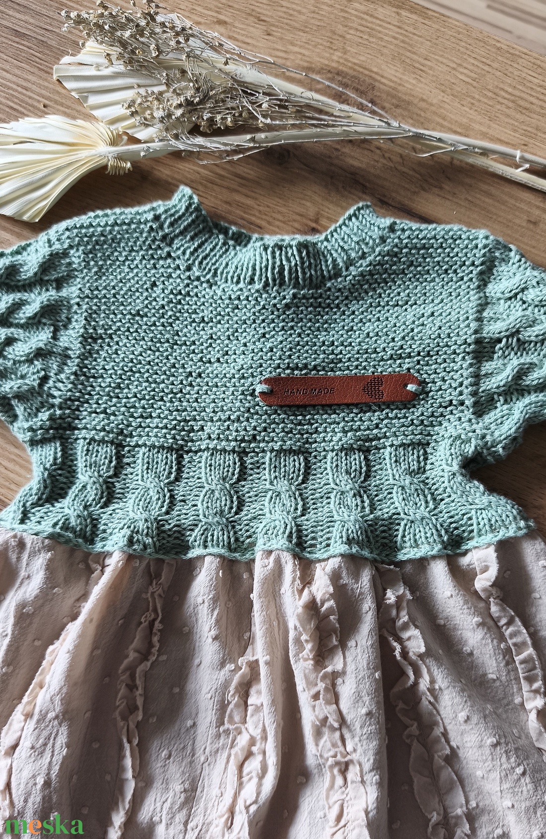 Egyedi rövid ujjú kislány ruha pamut fonalból kézzel kötött felső résszel  - baba - mama - babaruházat - baba body - Meska.hu