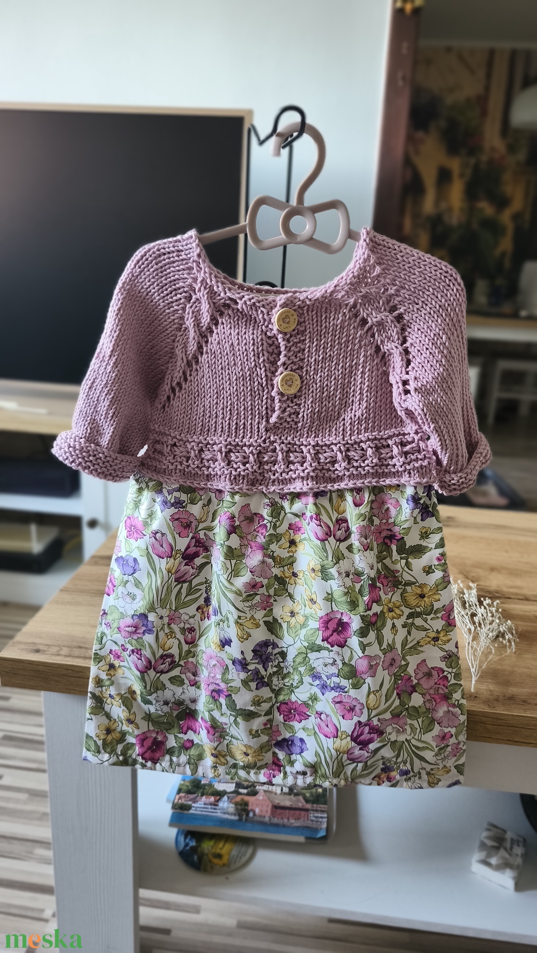 Egyedi kislány ruha puha pamut fonalból  kézzel kötött sárga-barack-pink felső résszel és vidm virágos szoknyával - baba - mama - babaruházat - baba ruhák - Meska.hu