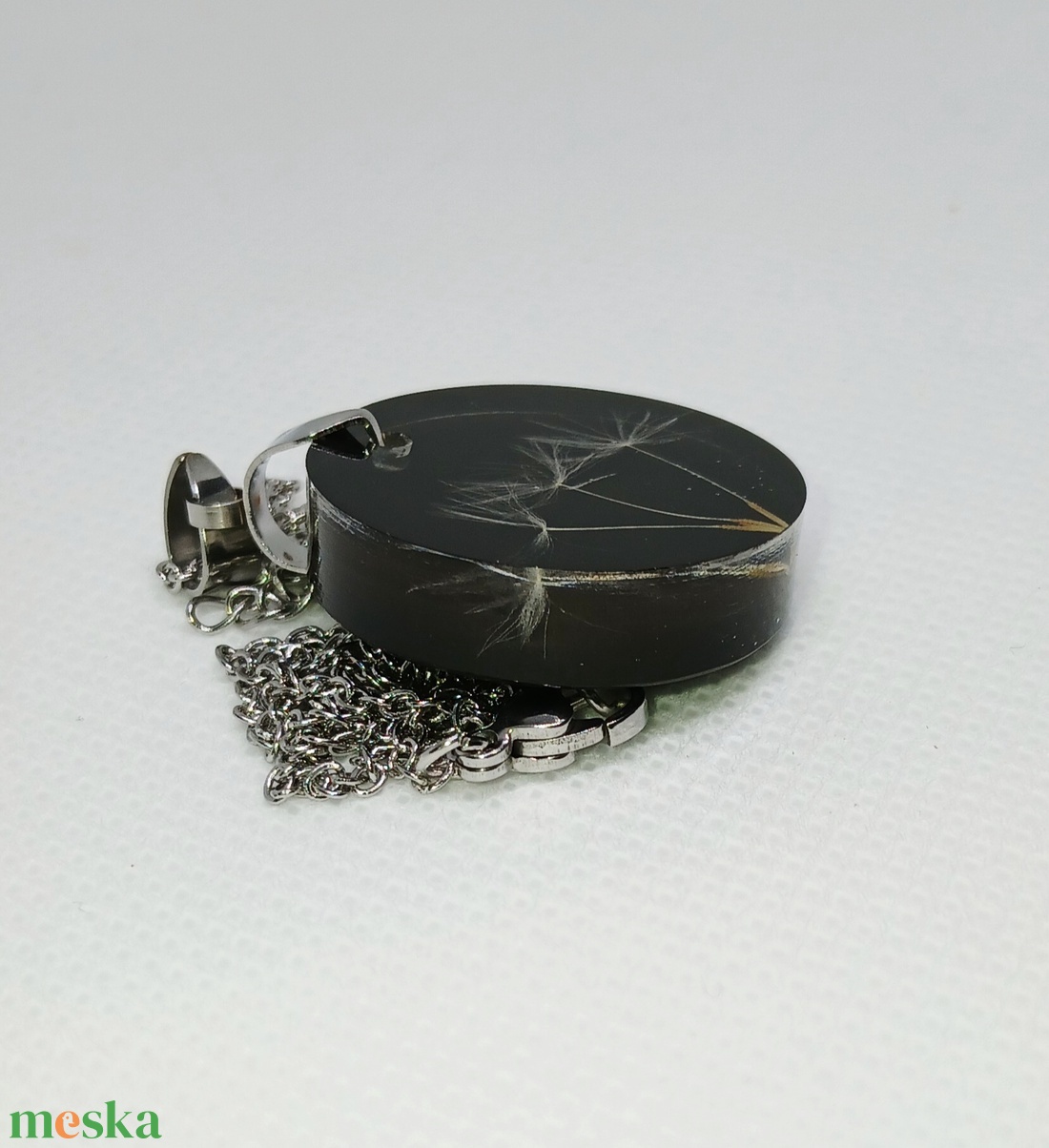 Pitypang magok kör alakú medálban - ékszer - nyaklánc - medál - Meska.hu