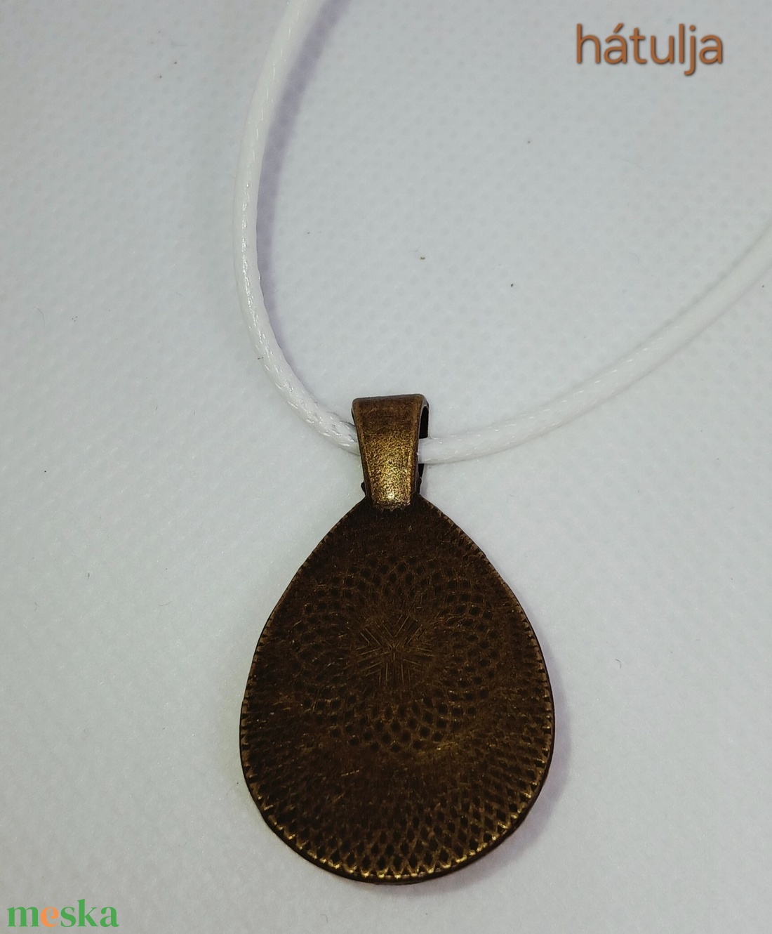 Valódi bodzavirágokkal díszített csepp alakú medál - ékszer - nyaklánc - medál - Meska.hu