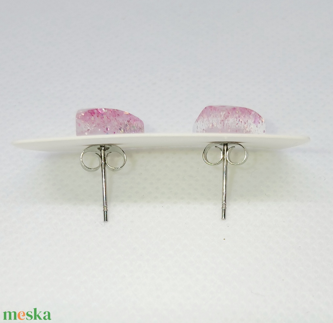 Rózsaszín színű csillámmal díszített fülbevaló - ékszer - fülbevaló - fülékszer - Meska.hu