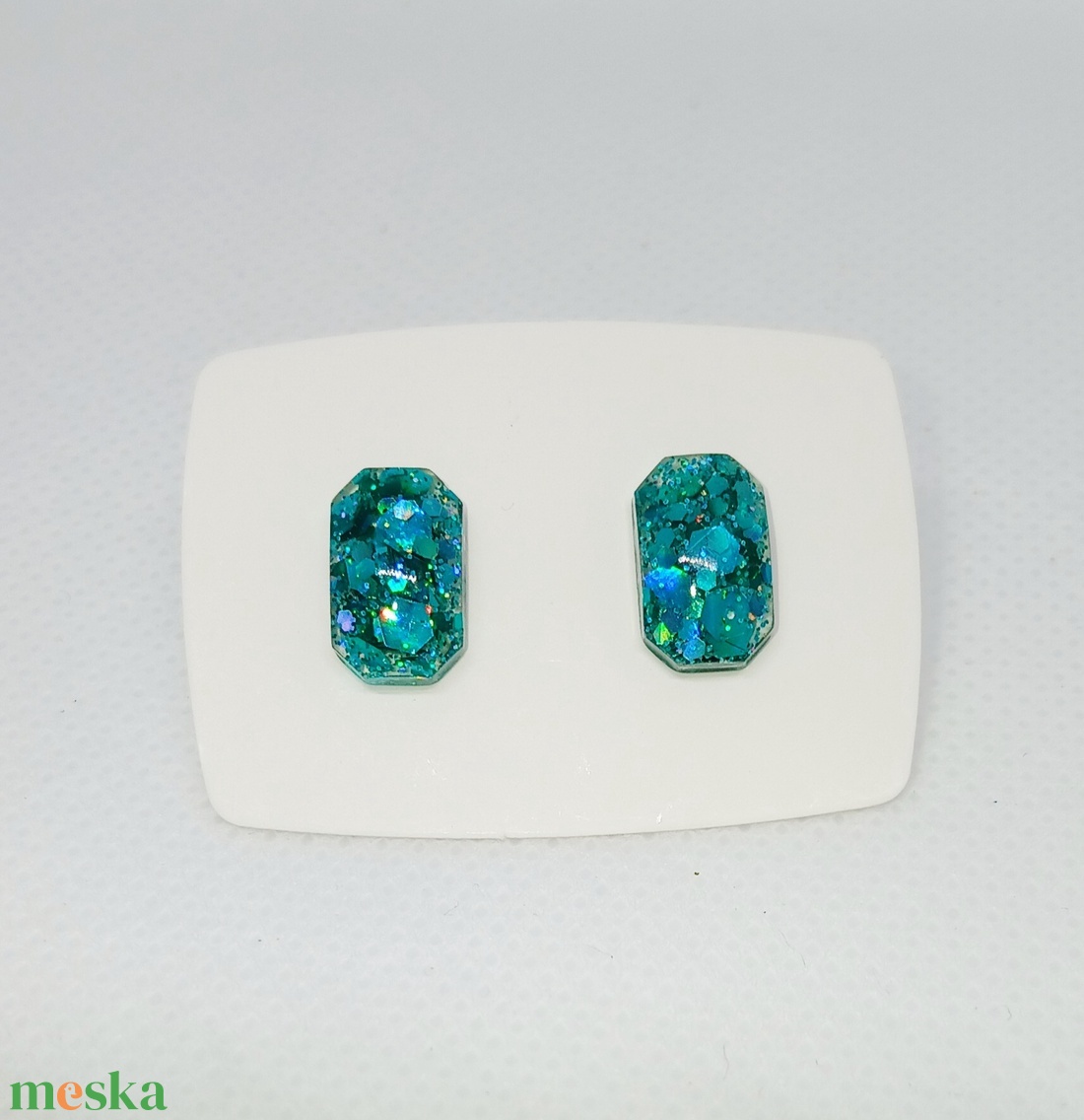 Türkiz színű flitterrel, csillámmal díszített fülbevaló - ékszer - fülbevaló - fülékszer - Meska.hu