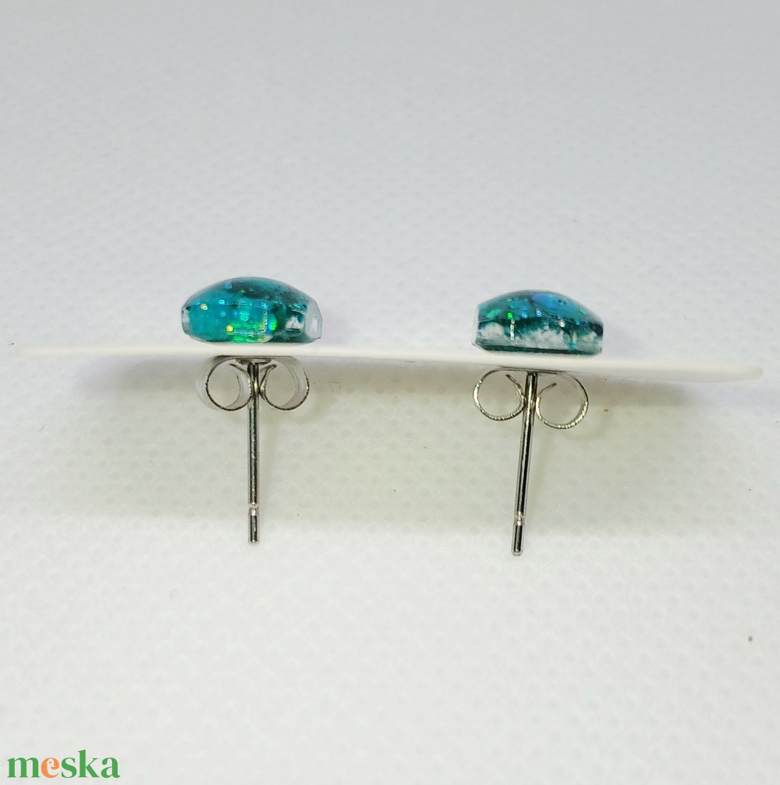 Türkiz színű flitterrel, csillámmal díszített fülbevaló - ékszer - fülbevaló - fülékszer - Meska.hu