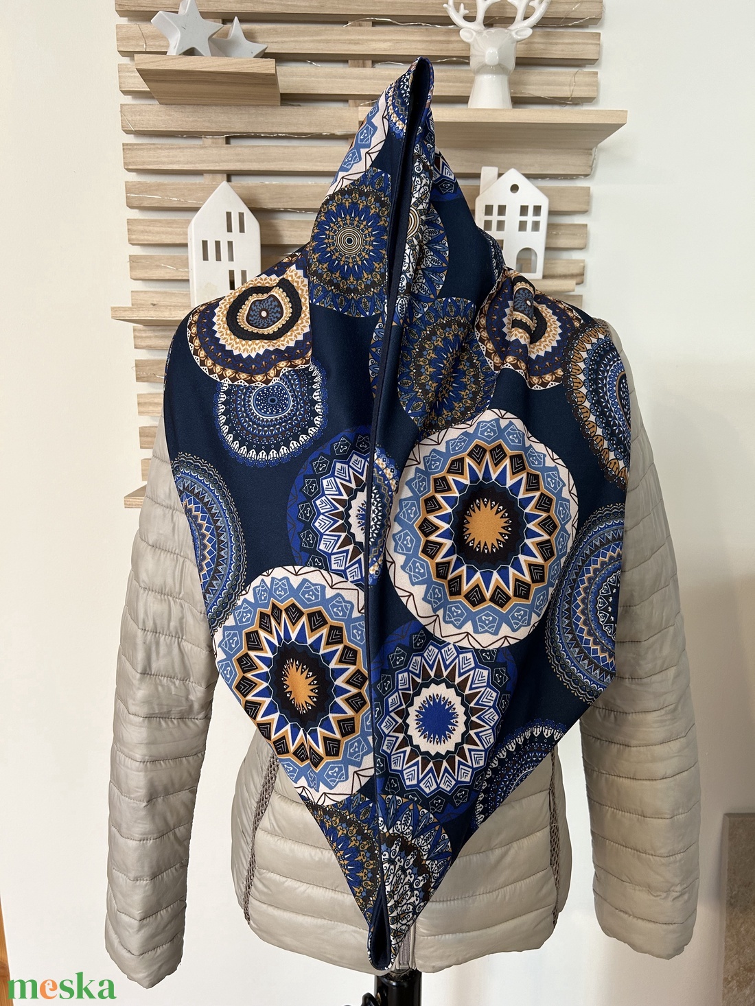 Mandala mintás körsál- sál sötétkék színekben - ruha & divat - sál, sapka, kendő - sál - Meska.hu Mandala mintás körsál- sál sötétkék színekben - ruha & divat - sál, sapka, kendő - sál - Meska.hu