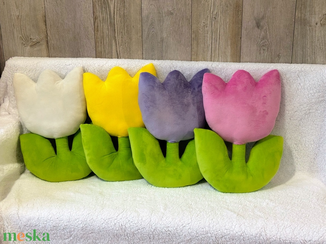 Tulipán formájú párna  - otthon & életmód - lakástextil - párna & párnahuzat - díszpárna (belsővel együtt) - Meska.hu