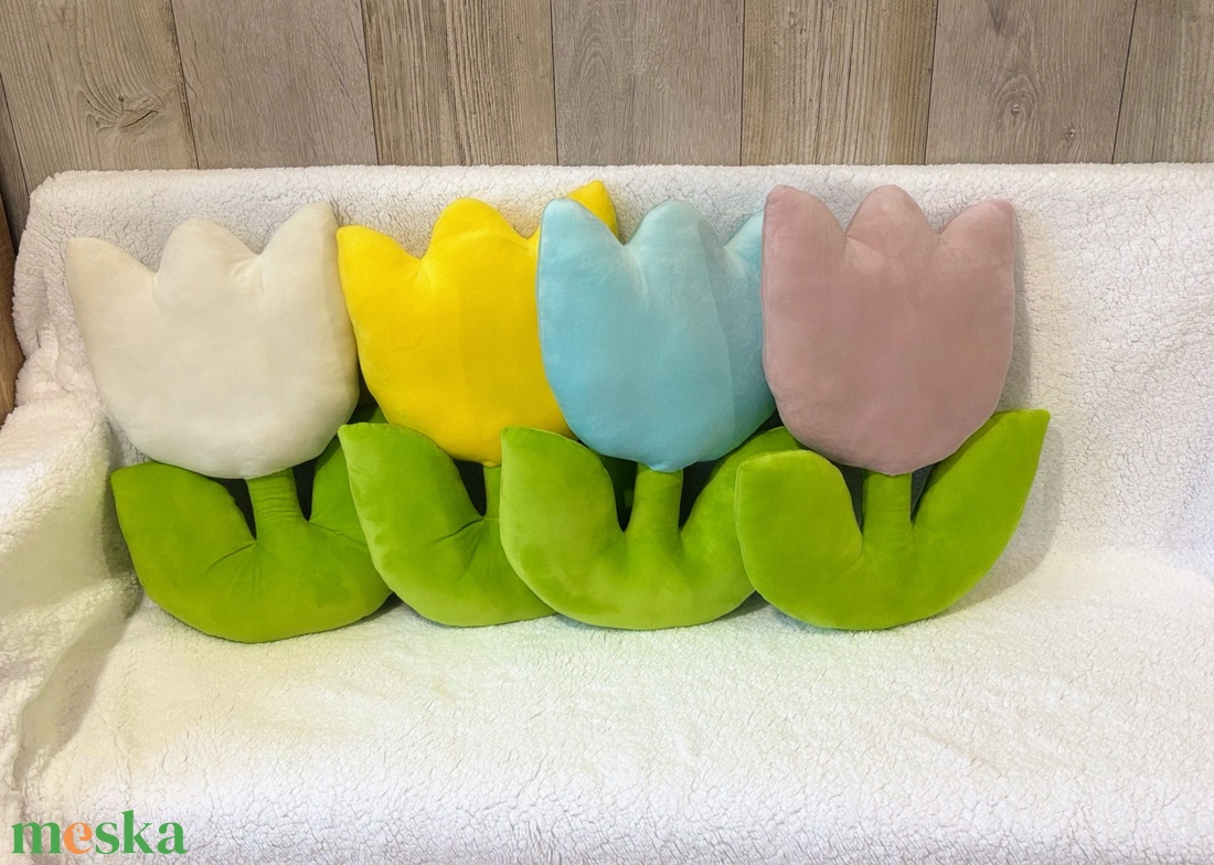 Tulipán formájú párna  - otthon & életmód - lakástextil - párna & párnahuzat - díszpárna (belsővel együtt) - Meska.hu