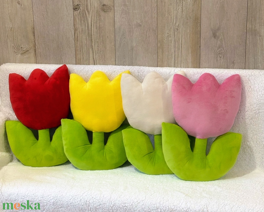 Tulipán formájú párna  - otthon & életmód - lakástextil - párna & párnahuzat - díszpárna (belsővel együtt) - Meska.hu