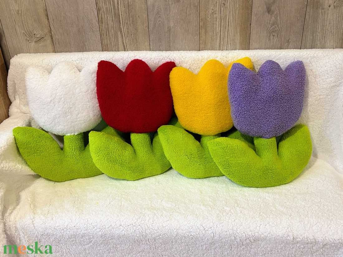 Tulipán formájú párna  - otthon & életmód - lakástextil - párna & párnahuzat - díszpárna (belsővel együtt) - Meska.hu