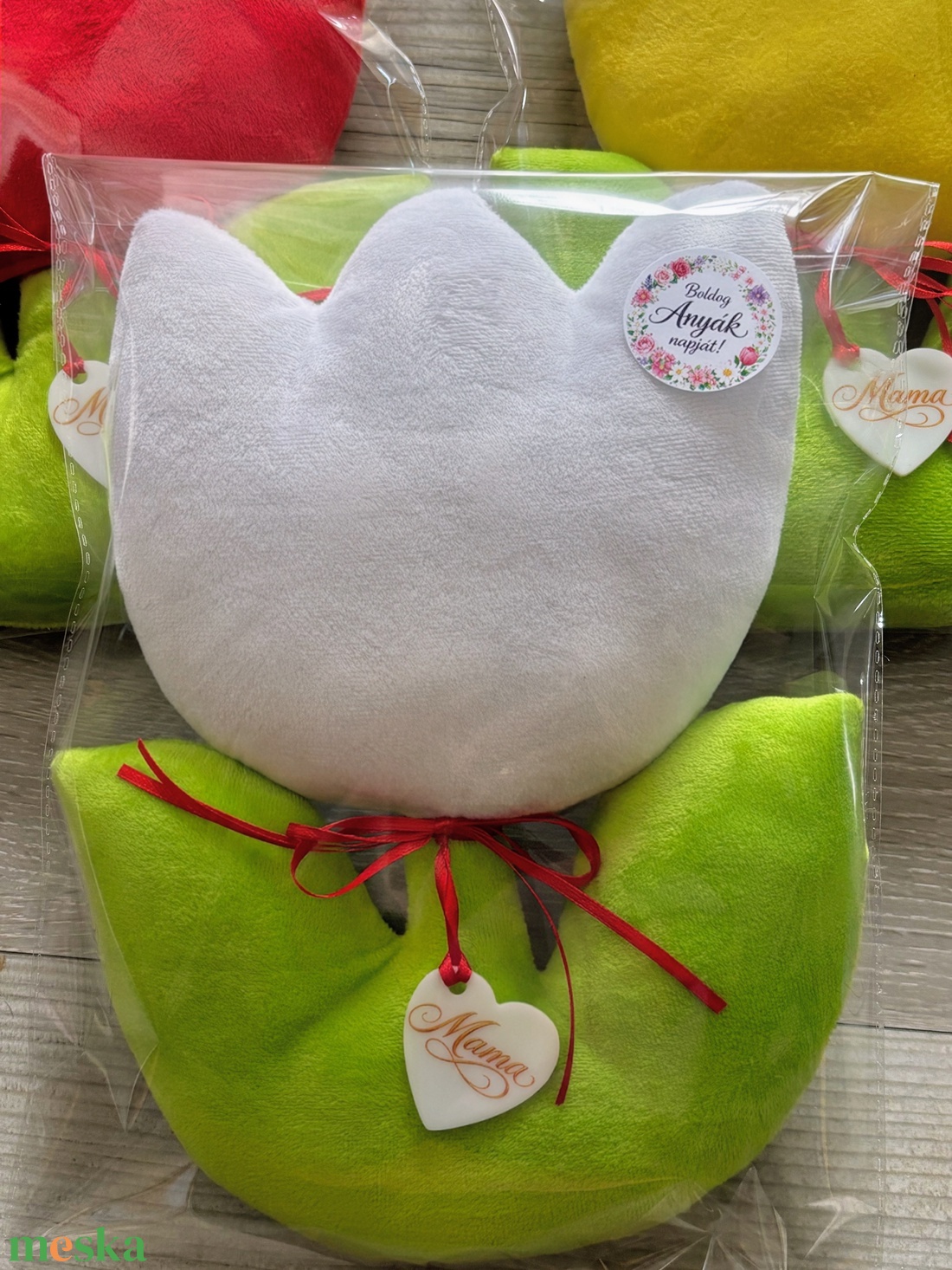 Anyák napi plüss tulipán  - otthon & életmód - virágdekoráció - virágdíszek - asztali virágdísz - Meska.hu