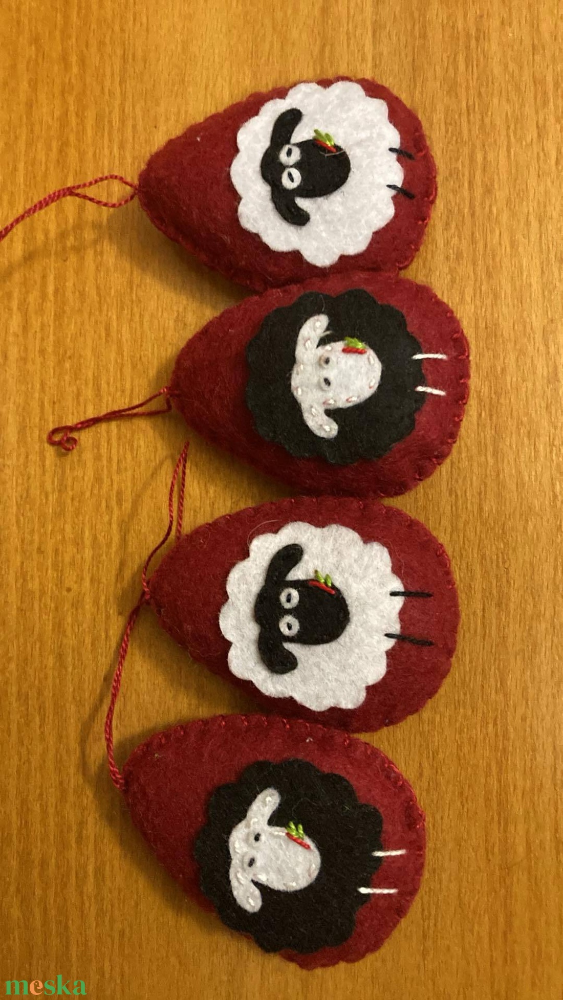 Húsvéti tojásdísz - bárány bordó1 - otthon & életmód - dekoráció - fali és függő dekoráció - függődísz - Meska.hu