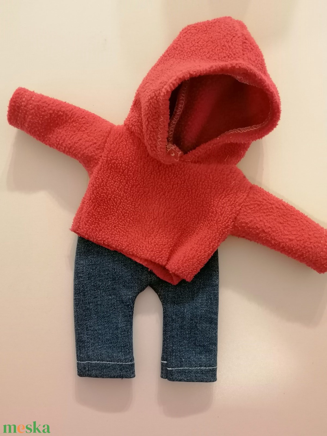 Ruházat, kapucnis pulcsi és farmer - Textiljáték figurákra )Maci, Őzi, Nyuszi, Kutyus, Egérke, Panda) - játék & sport - baba & babaház - babaruha, babakellék - Meska.hu