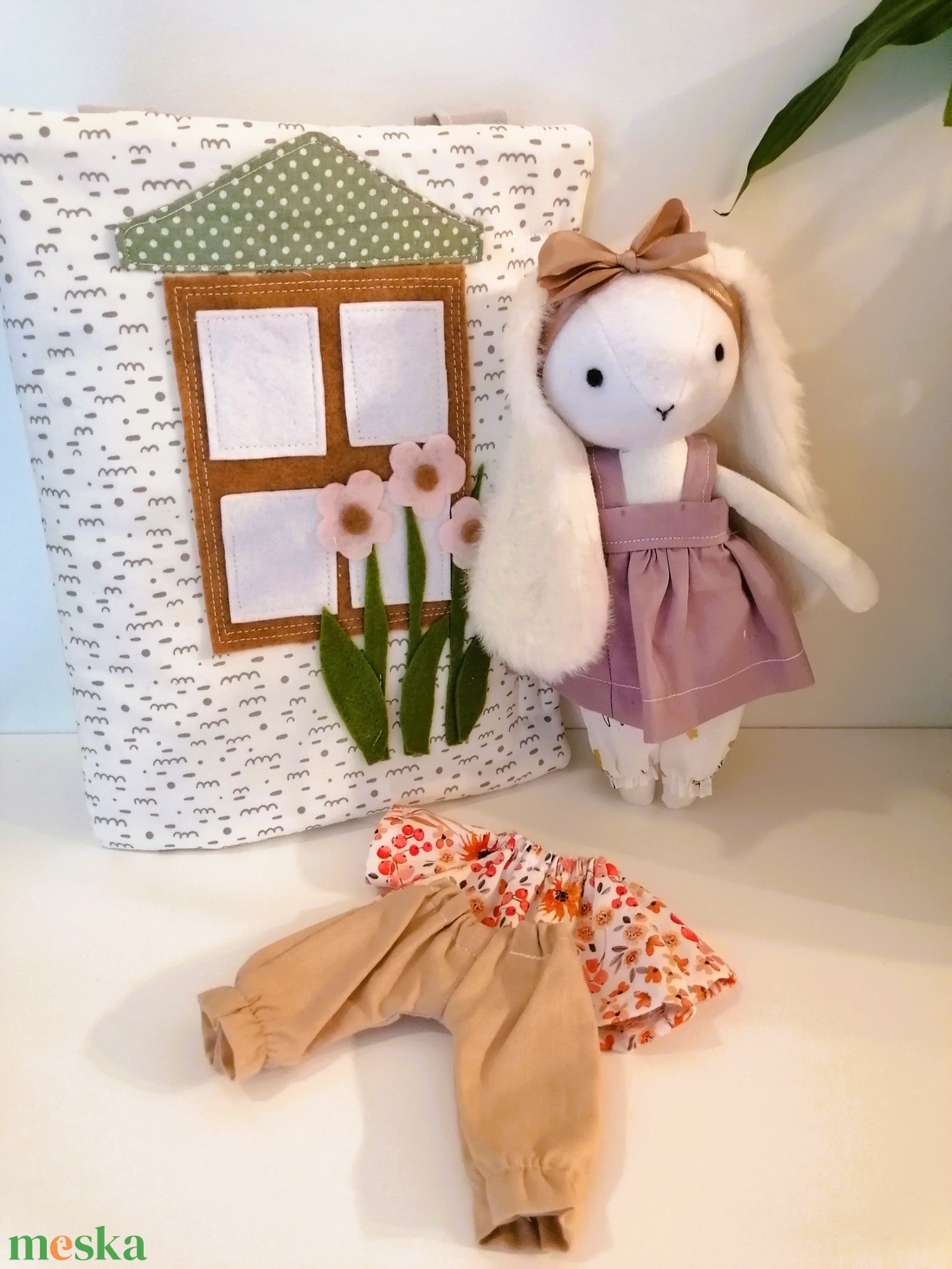 Nyuszilak - kézműves gyerek játék, nyuszival, ruhákkal - játék & sport - plüssállat & játékfigura - nyuszi - Meska.hu