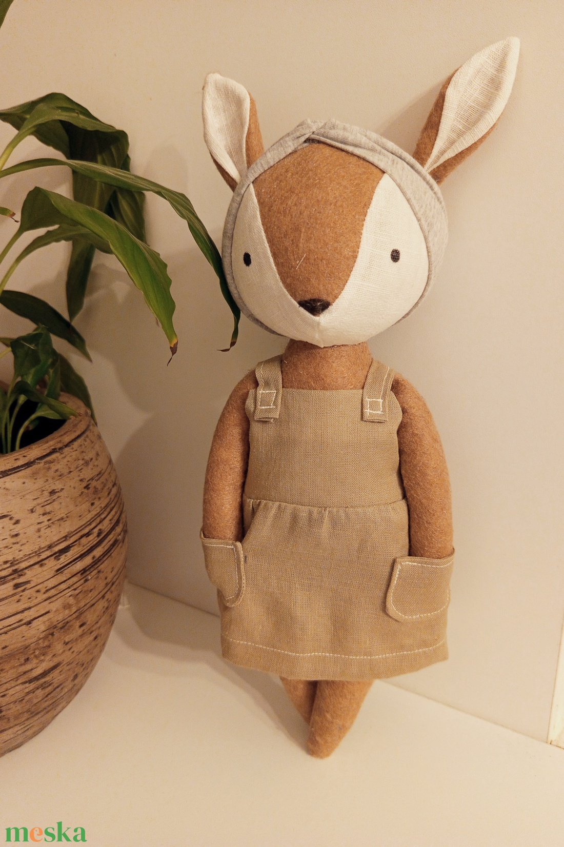 Őzike -  kantáros ruhában - kézműves, öltöztethető gyerekjáték - játék & sport - plüssállat & játékfigura - más figura - Meska.hu