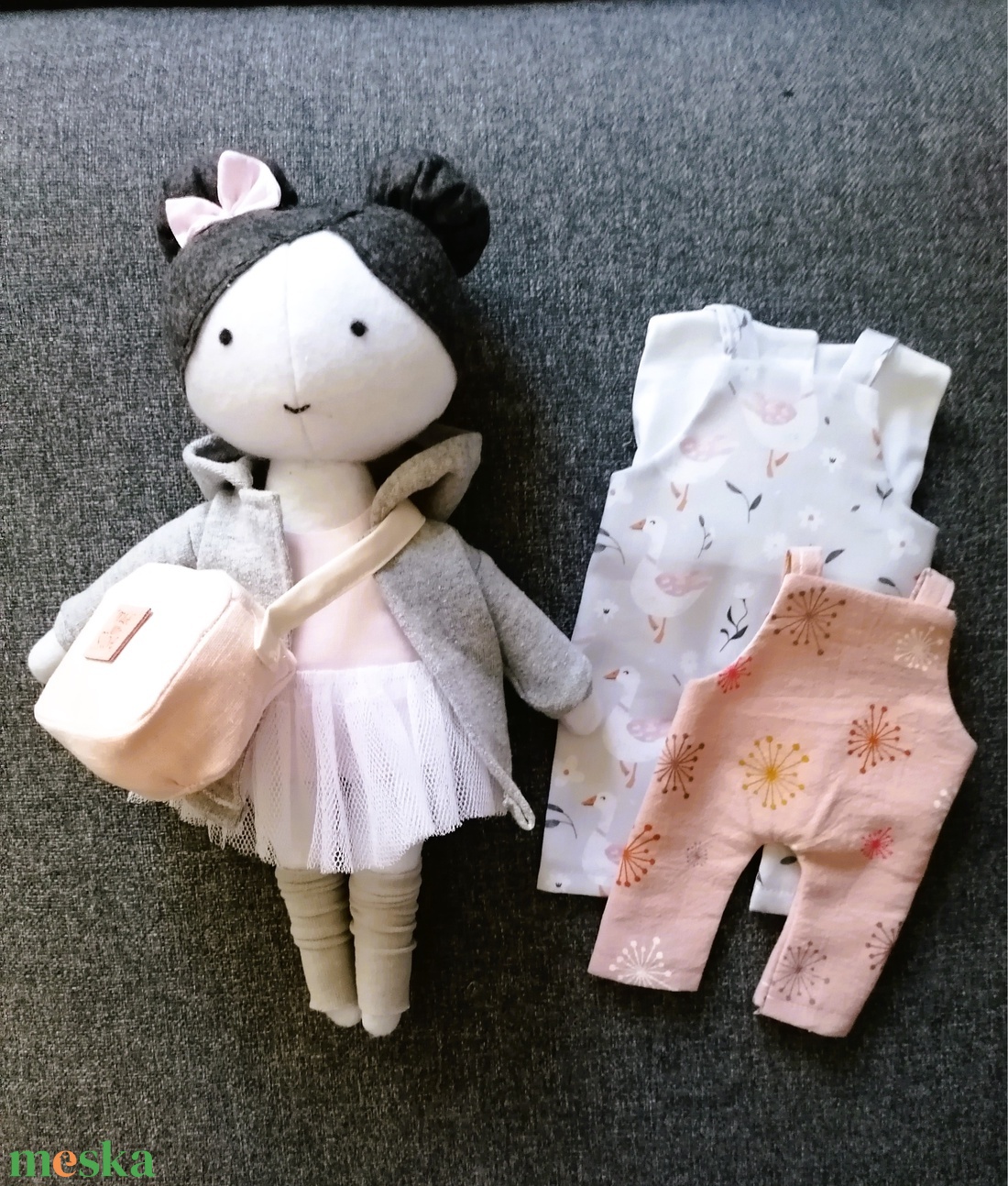 Balerina lány baba, ruhákkal, sporttáskával - kézműves filc játék baba - játék & sport - baba & babaház - baba - Meska.hu Balerina lány baba, ruhákkal, sporttáskával - kézműves filc játék baba - játék & sport - baba & babaház - baba - Meska.hu