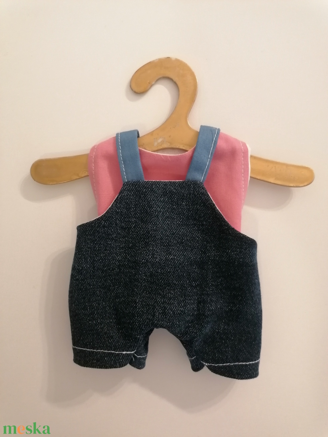 Ruházat, pink felsó és kertészshort -  Textiljáték figurákra (Maci, Őzi, Nyuszi, Kutyus, Egérke, Panda) - játék & sport - baba & babaház - babaruha, babakellék - Meska.hu