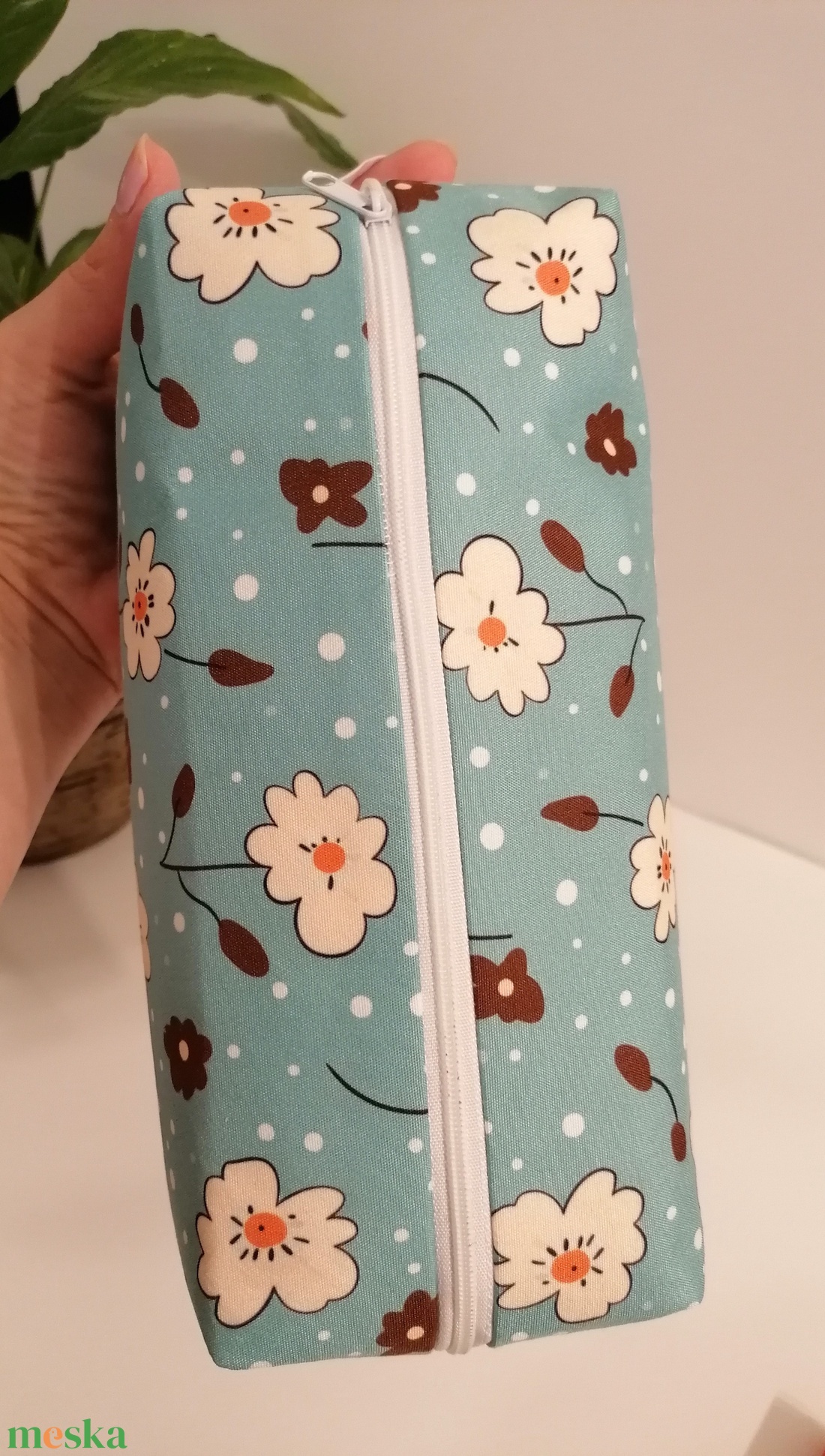 Cipzáras box neszesszer - kozmetikai neszi, pelus-popsitörlő tartó neszi - táska & tok - neszesszer - Meska.hu