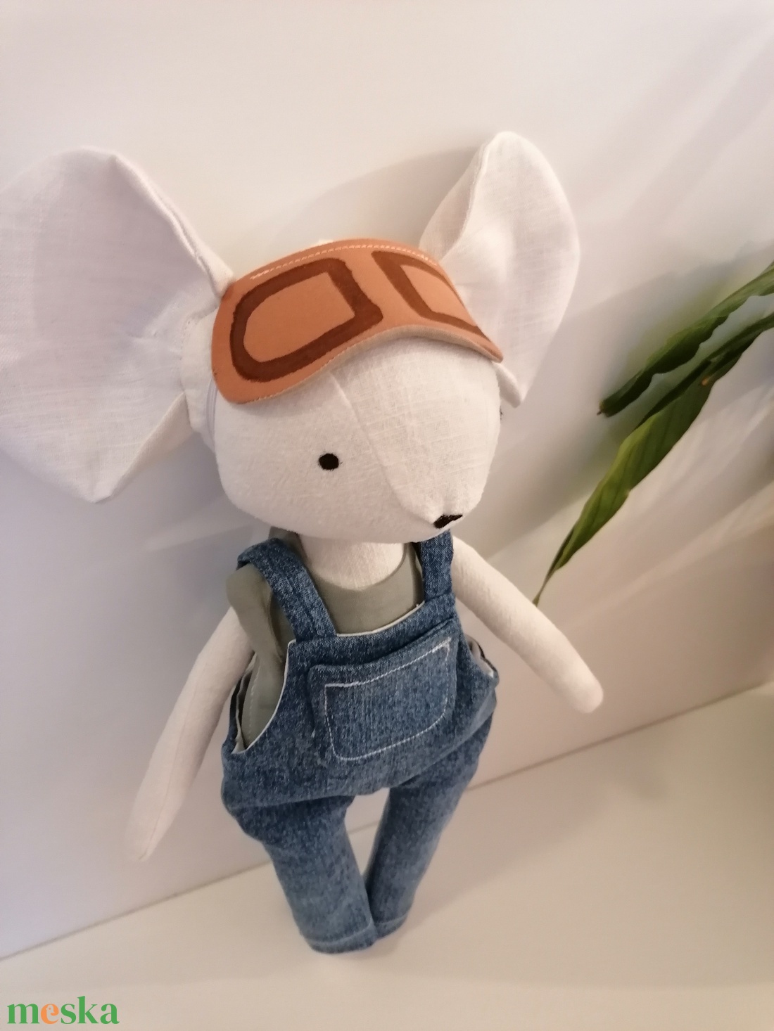 Pilóta egér fiú, kertésznadrágban, pólóban  - kézműves textil játékfigura, öltöztethető - játék & sport - plüssállat & játékfigura - egér - Meska.hu