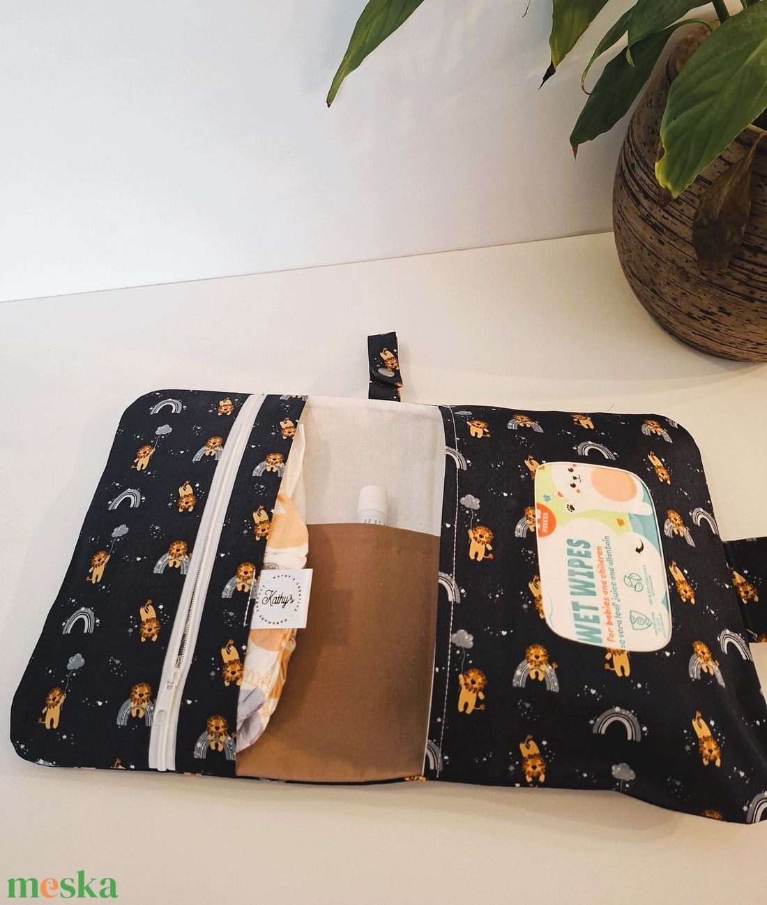 Lions on bluee - pelenkázó neszesszer - baba - mama - pelenkázó, babafürdető kellékek - pelenkázó neszeszer, pelenkatartó - Meska.hu