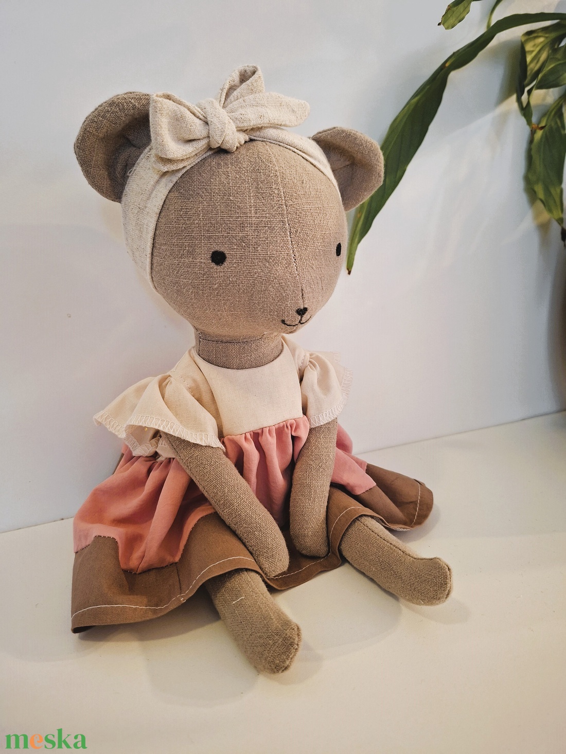 Maci lány pöttyös ruhában - kézműves, öltöztethető textiljáték figura - játék & sport - plüssállat & játékfigura - maci - Meska.hu