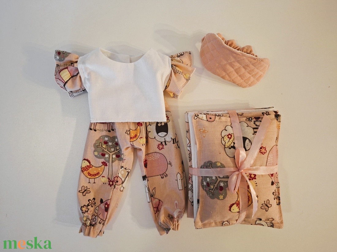 Pizsama szett, alvómaszkkal, ágyneművel -  Textiljáték figurákra (Maci, Őzi, Nyuszi, Kutyus, Egérke, Panda) - játék & sport - baba & babaház - játékbaba, babakellék - Meska.hu