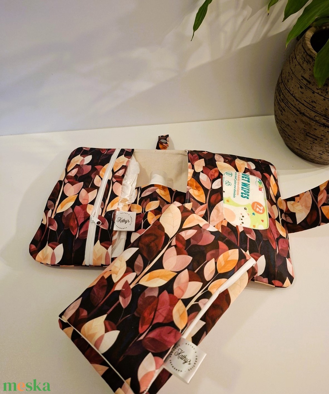 Levelek - Pelenkázó neszesszer, vízlepergetős pelenkázó alátéttel - baba - mama - pelenkázó, babafürdető kellékek - pelenkázó neszeszer, pelenkatartó - Meska.hu