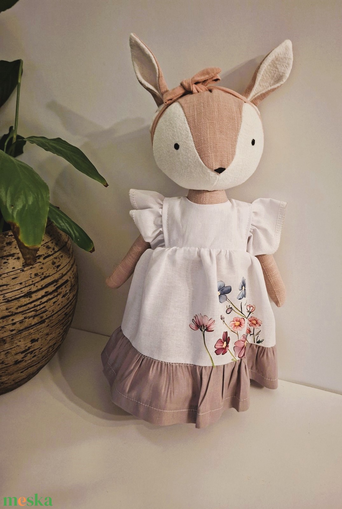 Romantikus ruházatú őzike - lenvászon, kézműves textiljáték figura - játék & sport - plüssállat & játékfigura - őzike, szarvas - Meska.hu