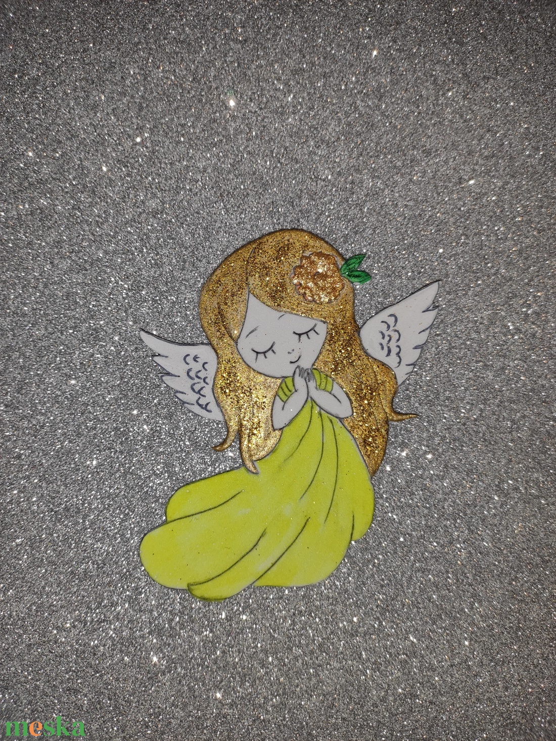 Imádkozó angyalka sárga ruhában. Ünnepi dekoráció. Hűtőmágnes. - otthon & életmód - konyhafelszerelés, tálalás - konyhai dekoráció - hűtőmágnes - Meska.hu