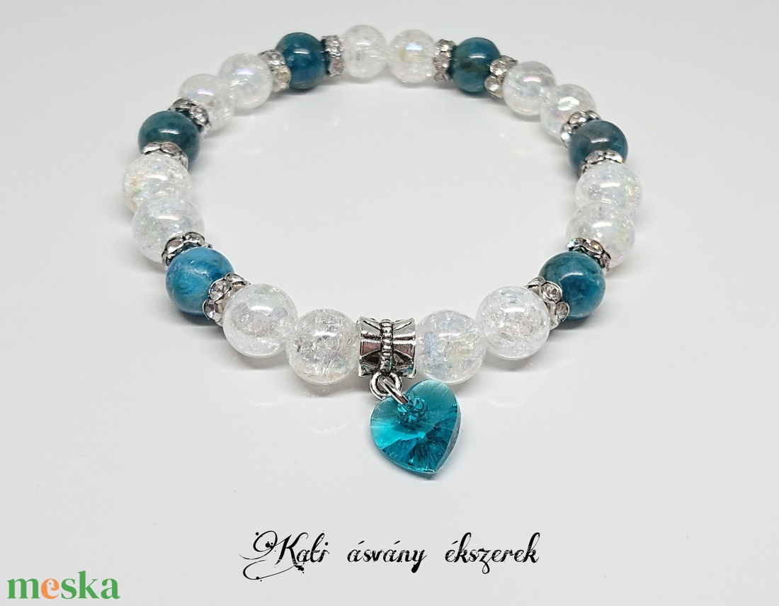 Angyal aura kvarc és apatit ásvány karkötő Swarovski szív medállal - ékszer - karkötő - karkötő medállal - Meska.hu Angyal aura kvarc és apatit ásvány karkötő Swarovski szív medállal - ékszer - karkötő - karkötő medállal - Meska.hu