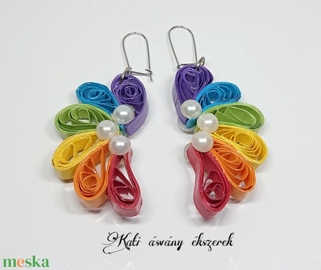 Quilling technikával készült fülbevalók - ékszer - fülbevaló - lógó fülbevaló - Meska.hu