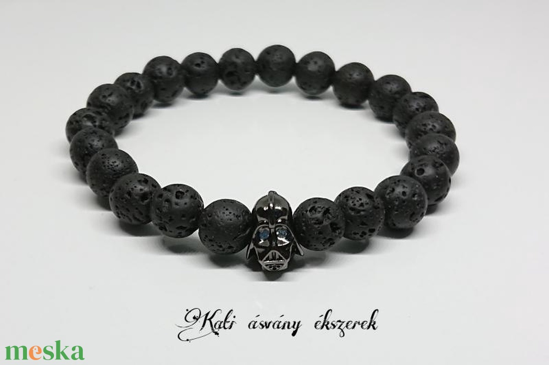 Star Wars rajongóknak lávakő ásvány karkötő Darth Vader-es köztessel - ékszer - karkötő - bogyós karkötő - Meska.hu Star Wars rajongóknak lávakő ásvány karkötő Darth Vader-es köztessel - ékszer - karkötő - bogyós karkötő - Meska.hu