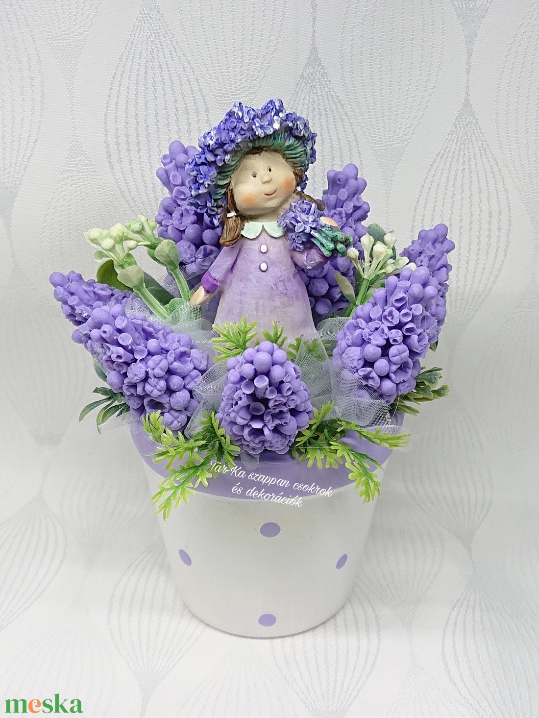 Levendula szappanvirág csokor pöttyös kaspóban ballagásodra fa táblával - otthon & életmód - dekoráció - virágdísz és tartó - virágbox, virágdoboz - Meska.hu