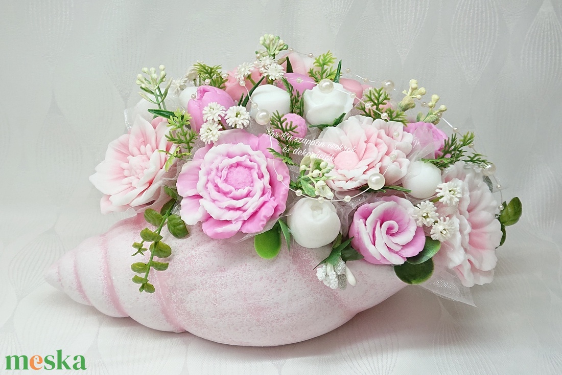 Különleges nagy szappanvirág csokor csigaházban  - otthon & lakás - dekoráció - virágdísz és tartó - virágbox, virágdoboz - Meska.hu