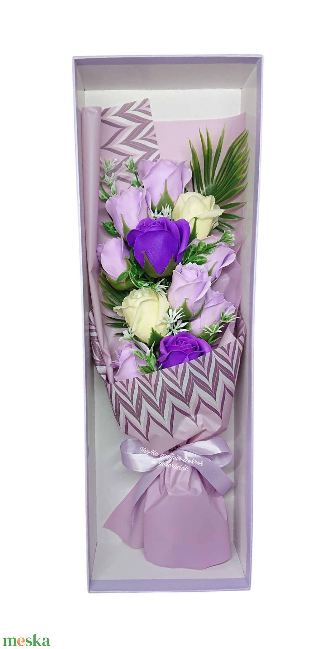 Nagy 11 szálas szappanrózsa csokrok díszdobozban - otthon & életmód - dekoráció - virágdísz és tartó - virágbox, virágdoboz - Meska.hu Nagy 11 szálas szappanrózsa csokrok díszdobozban - otthon & életmód - dekoráció - virágdísz és tartó - virágbox, virágdoboz - Meska.hu