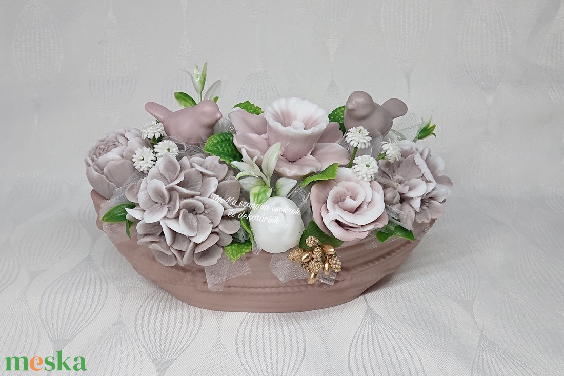 Szappanvirág csokor csónak alakú kaspóban - otthon & életmód - dekoráció - virágdísz és tartó - virágbox, virágdoboz - Meska.hu