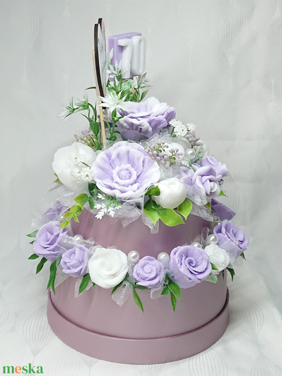 Különleges, emeletes torta szappanvirág box - otthon & életmód - dekoráció - virágdísz és tartó - csokor & virágdísz - Meska.hu Különleges, emeletes torta szappanvirág box - otthon & életmód - dekoráció - virágdísz és tartó - csokor & virágdísz - Meska.hu