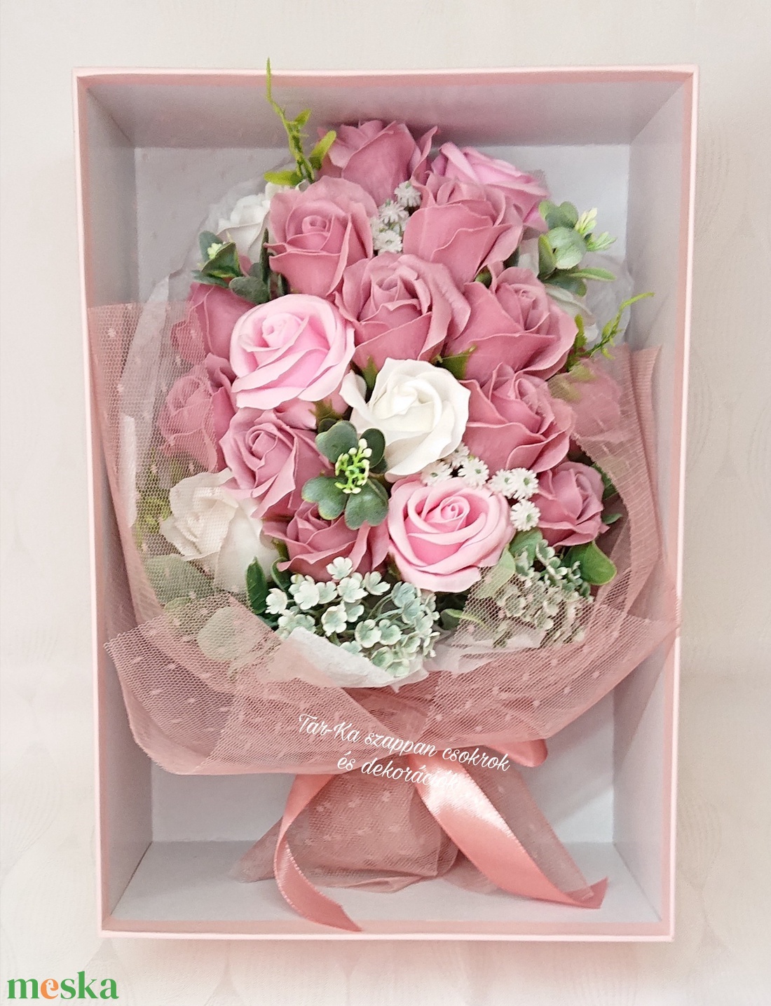 Óriás 19 szálas szappanrózsa csokrok díszdobozban  - otthon & életmód - dekoráció - virágdísz és tartó - csokor & virágdísz - Meska.hu Óriás 19 szálas szappanrózsa csokrok díszdobozban  - otthon & életmód - dekoráció - virágdísz és tartó - csokor & virágdísz - Meska.hu