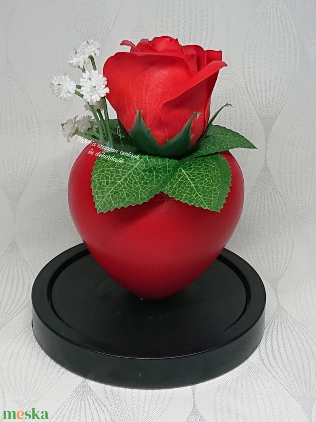 Valentin napi szappanrózsa búrában, kupolában  - otthon & életmód - dekoráció - virágdísz és tartó - csokor & virágdísz - Meska.hu