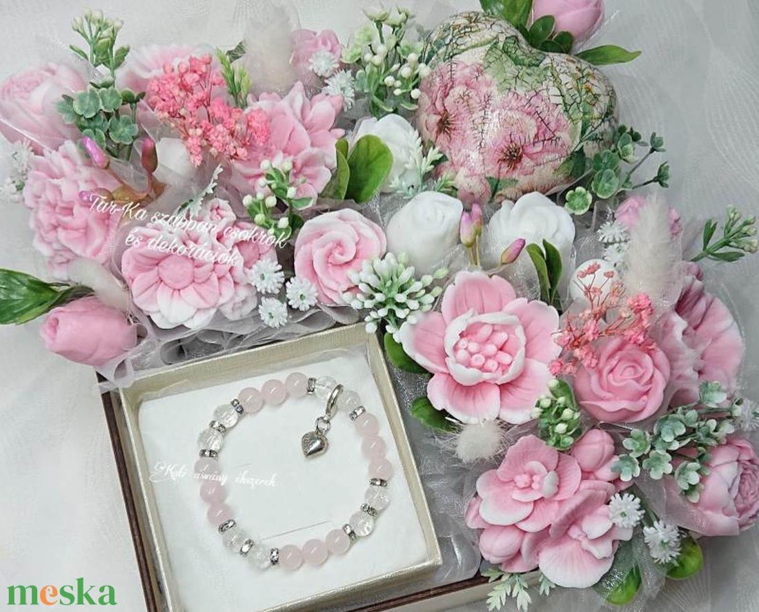 Exkluzív szeretet csomag szappanvirágokkal és ásvány karkötővel  - otthon & életmód - virágdekoráció - virágok - virágcsokor - Meska.hu