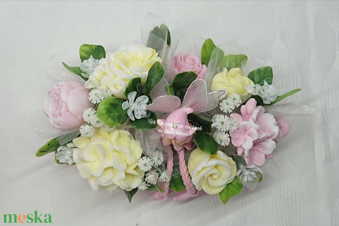 Tündéres szappanvirág csokor csónak alakú kaspóban  - otthon & életmód - virágdekoráció - virágok - virágbox - Meska.hu