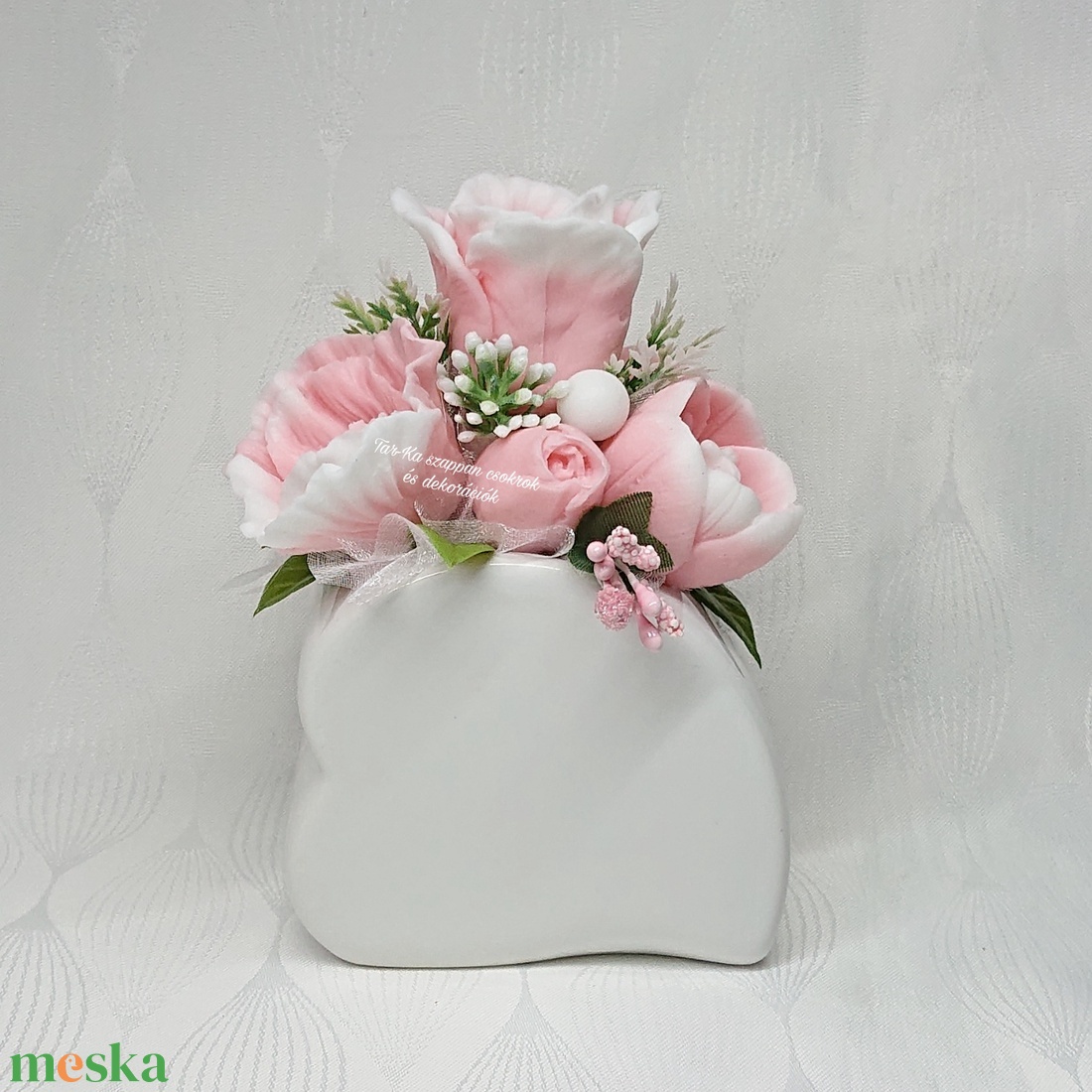 Szappanvirág csokor szív kerámia kaspóban  - otthon & életmód - virágdekoráció - virágdíszek - virágdísz kaspóban - Meska.hu