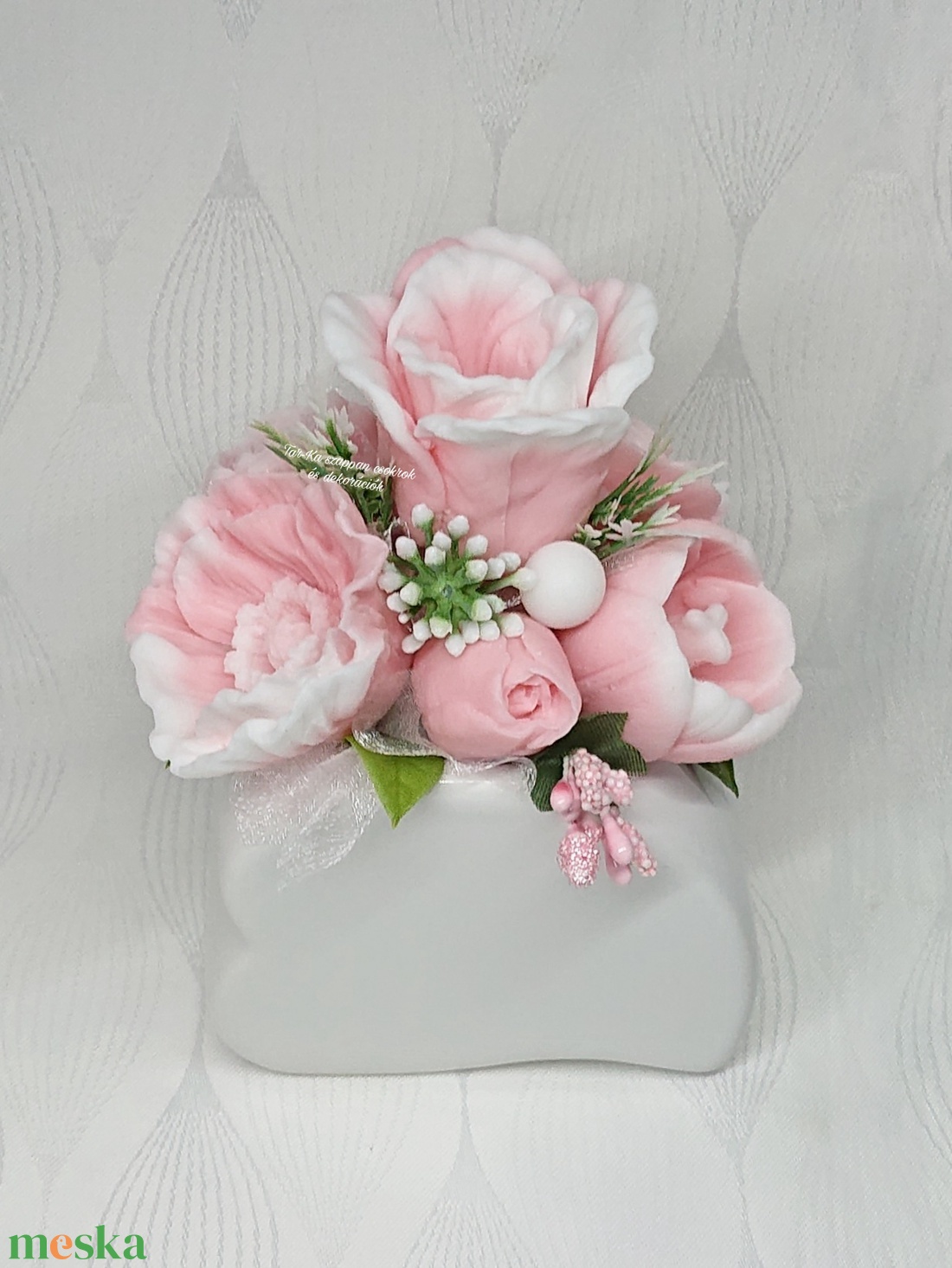 Szappanvirág csokor szív kerámia kaspóban  - otthon & életmód - virágdekoráció - virágdíszek - virágdísz kaspóban - Meska.hu