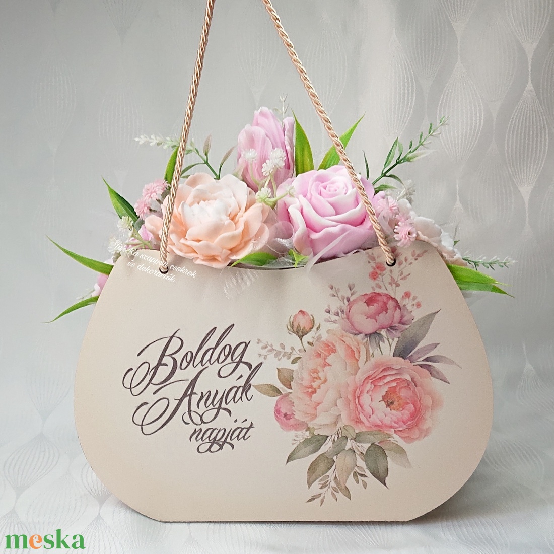 Szappanvirágok Anyák napi fa táskában - otthon & életmód - virágdekoráció - virágok - virágbox - Meska.hu