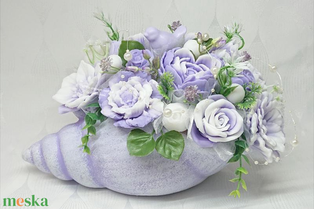 Rózsaszín vagy lila különleges nagy szappanvirág csokor csigaházban  - otthon & életmód - virágdekoráció - virágok - virágbox - Meska.hu