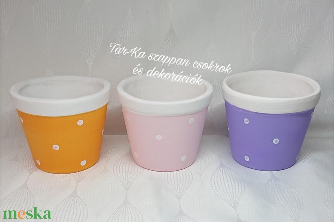 Szappanvirág csokor pöttyös kaspóban  - otthon & életmód - virágdekoráció - virágok - virágbox - Meska.hu