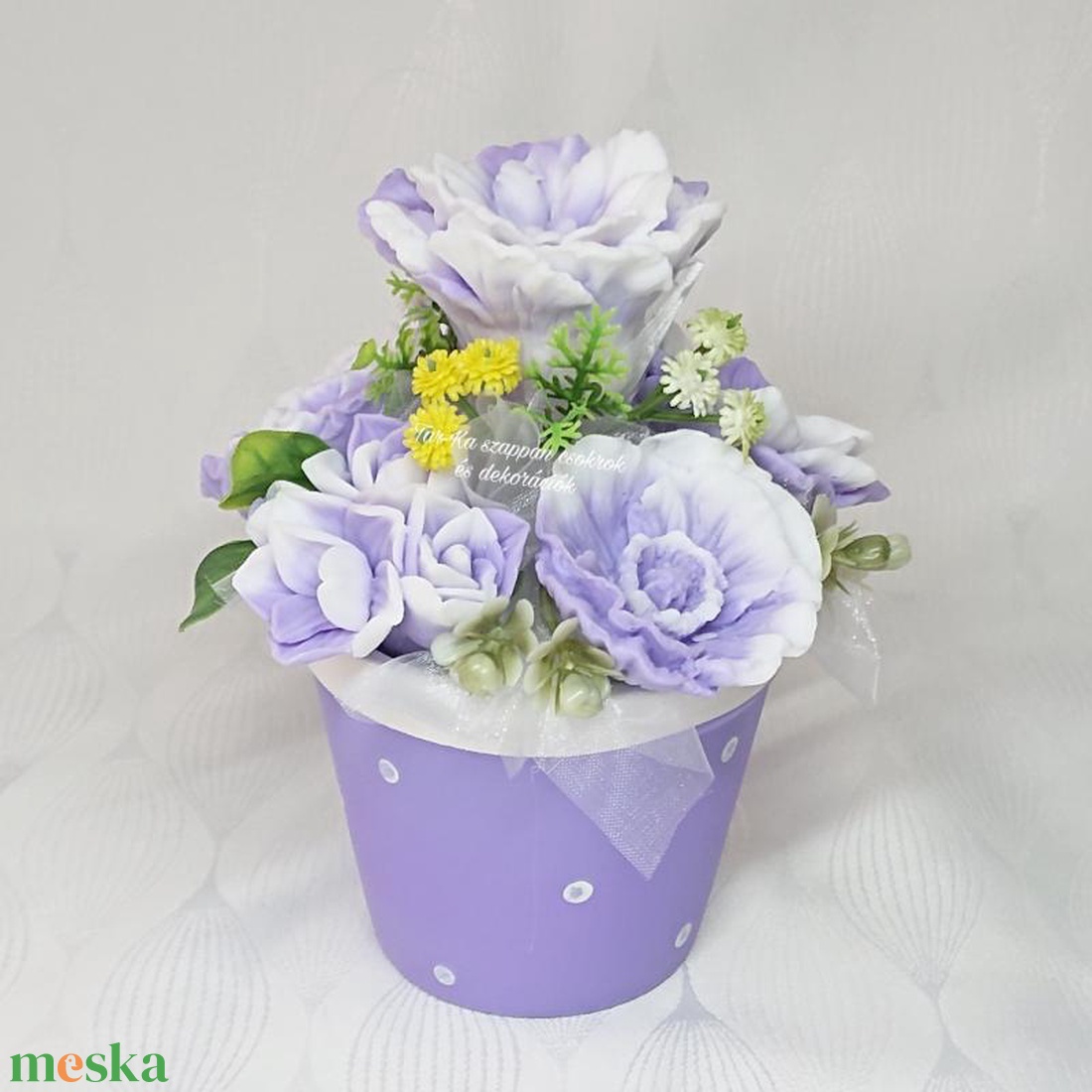 Szappanvirág csokor pöttyös kaspóban  - otthon & életmód - virágdekoráció - virágok - virágbox - Meska.hu