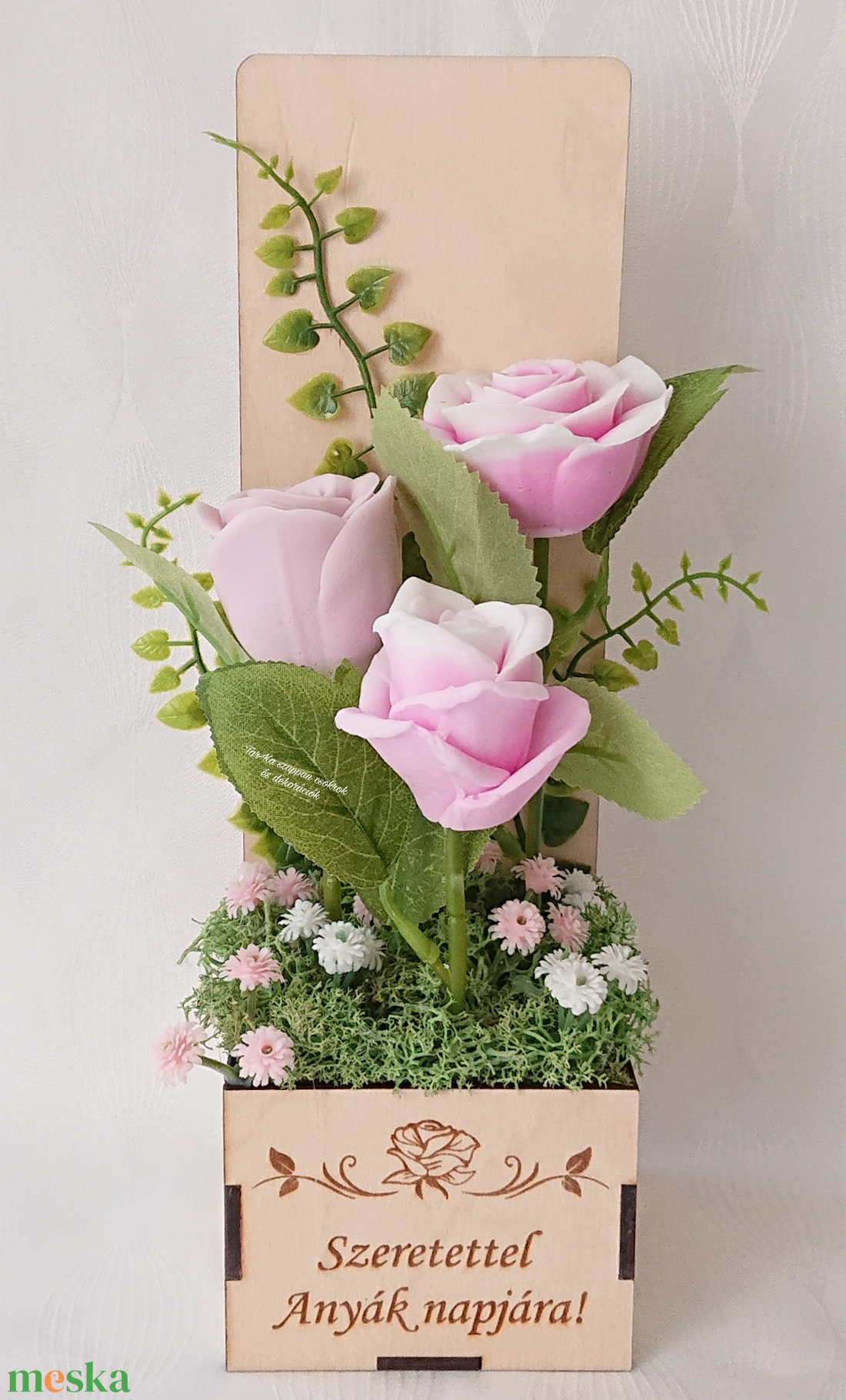 Szeretettel Anyák napjára! illatos szappanrózsák fa dobozban  - otthon & életmód - virágdekoráció - virágok - virágbox - Meska.hu
