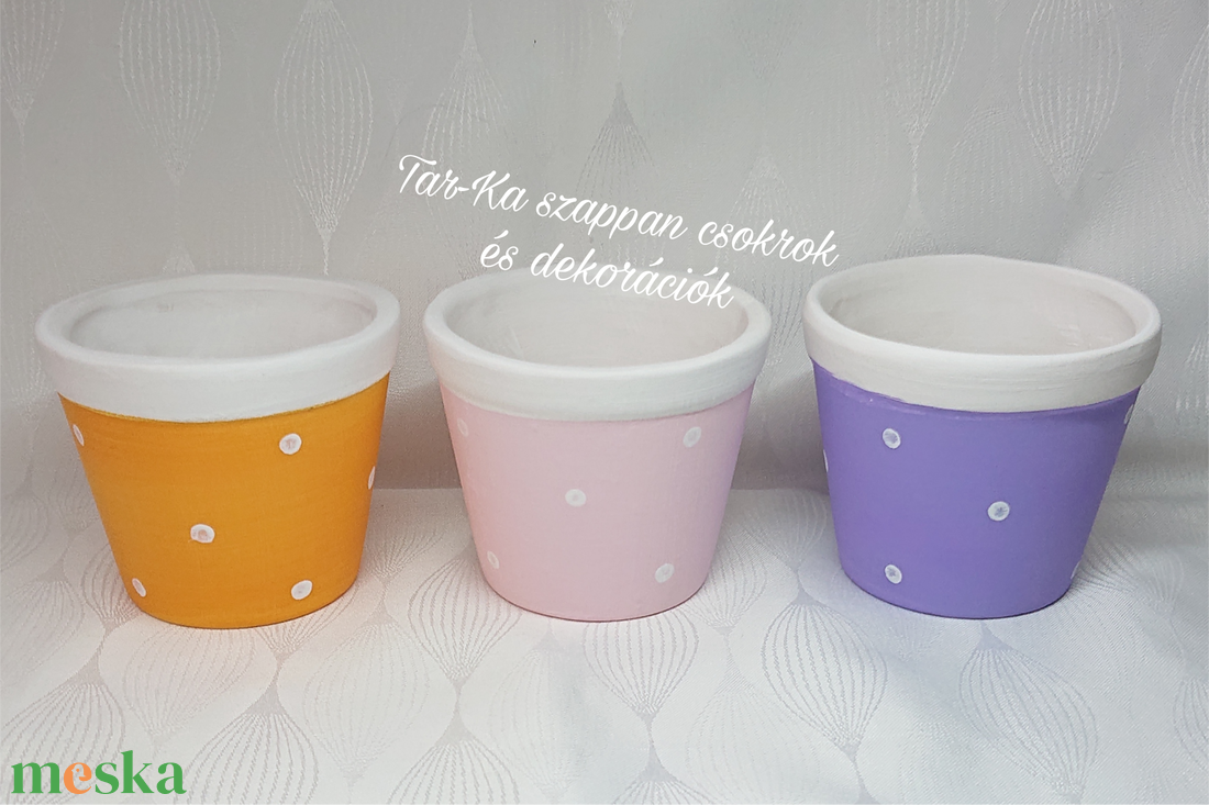 Szappanvirág csokor pöttyös kaspóban  - otthon & életmód - virágdekoráció - virágok - virágbox - Meska.hu