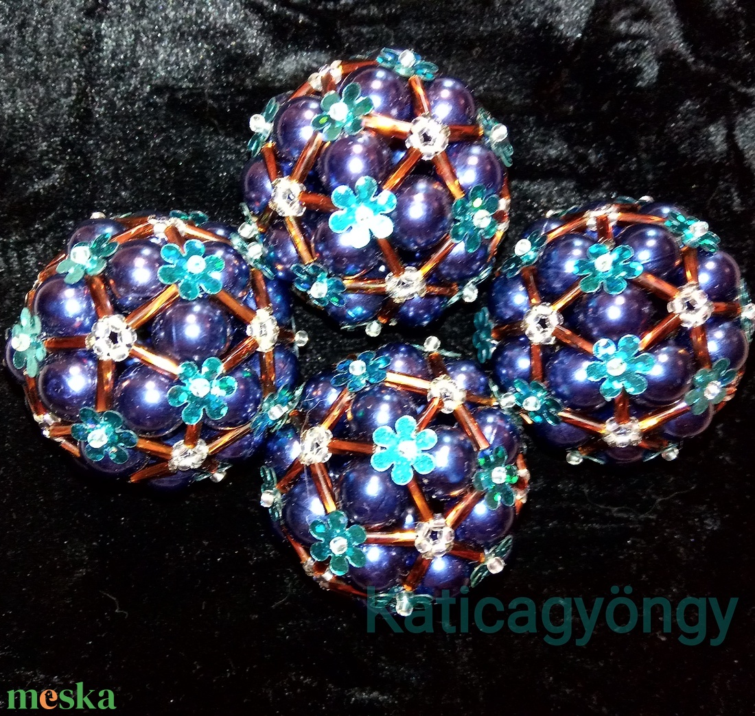 Éjféli ragyogás sötétkék alapon, ragyogó sötét borostyán csillagokkal - karácsonyfadísz - karácsony - karácsonyi lakásdekoráció - karácsonyfadíszek - Meska.hu