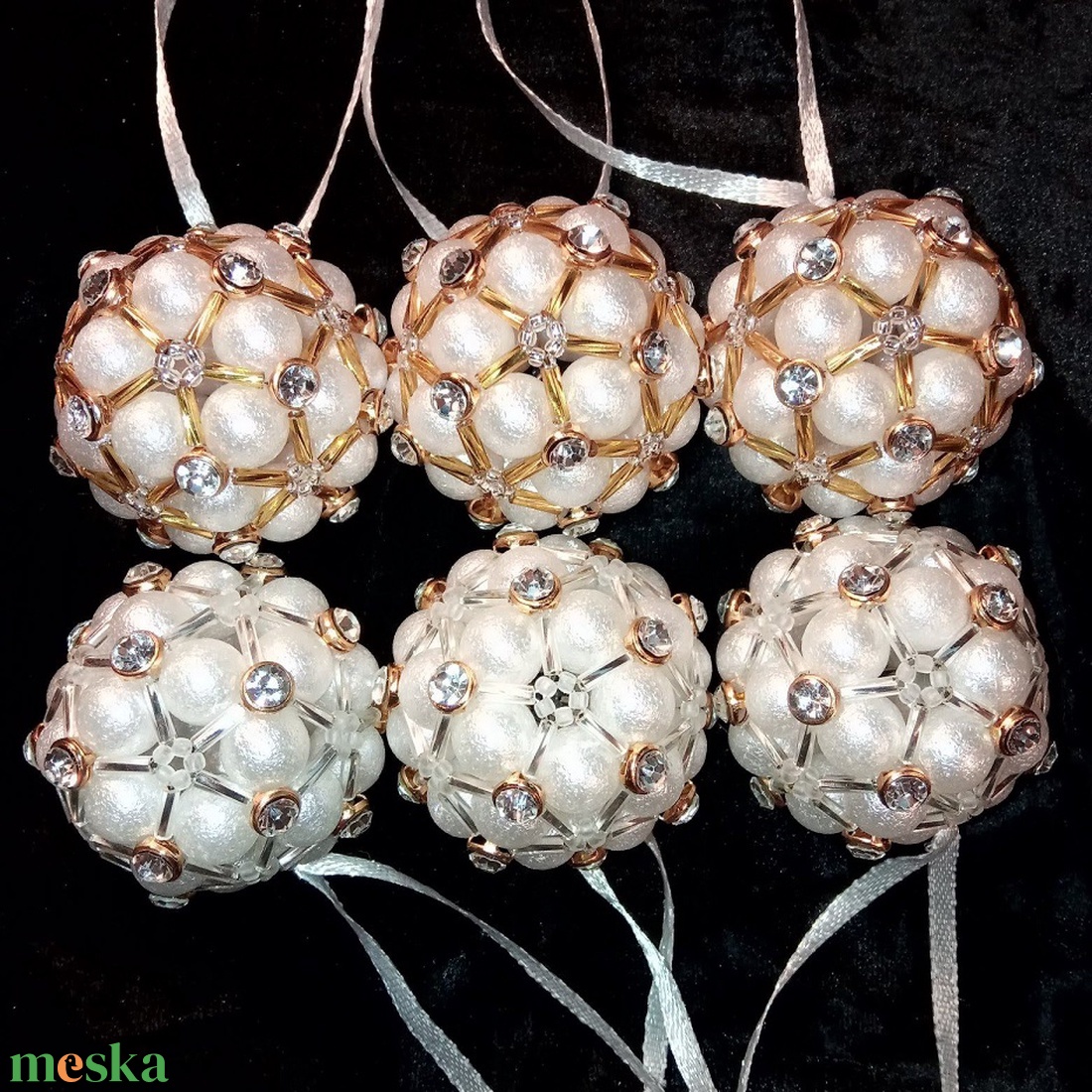 Arany-ezüst hógömbök- strasszos karácsonyfadíszek gyöngyből - karácsony - karácsonyi lakásdekoráció - karácsonyfadíszek - Meska.hu