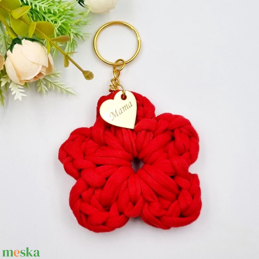 Horgolt virág kulcstartó gravírozott medállal, egyedi ajándékkártyán - Anyák napi ajándék (06) - táska & tok - kulcstartó & táskadísz - kulcstartó - Meska.hu
